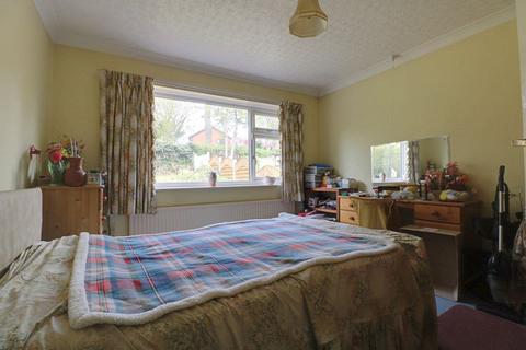 64 Upper Lane, Gomersal, Cleckheaton, BD19 4JF