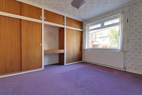 6 Escroft Close, Wyke, Bradford, BD12 9DN