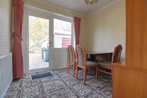 6 Escroft Close, Wyke, Bradford, BD12 9DN