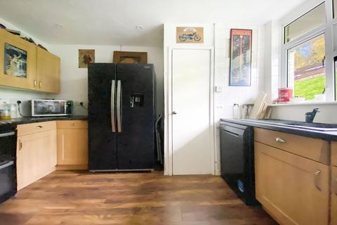 100 Rough Rew, Dorking, RH4 2PB