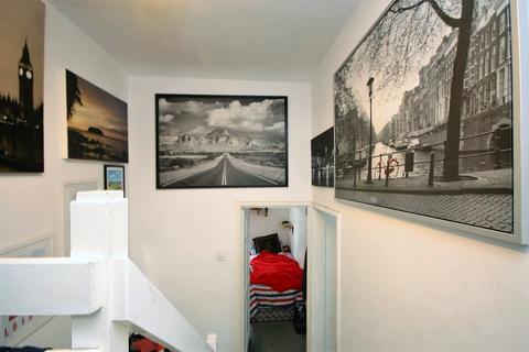 100 Rough Rew, Dorking, RH4 2PB