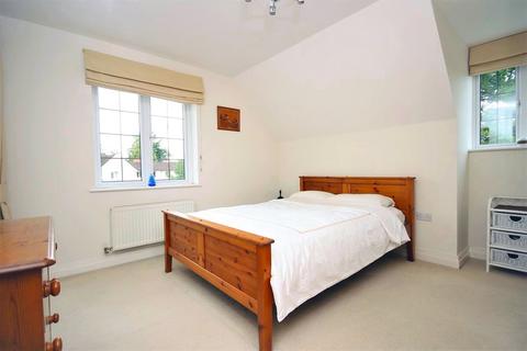 32 Hill View, Dorking, RH4 1SY
