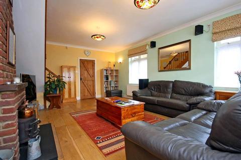 2, The Lodge Castle Gardens, Dorking, RH4 1NY