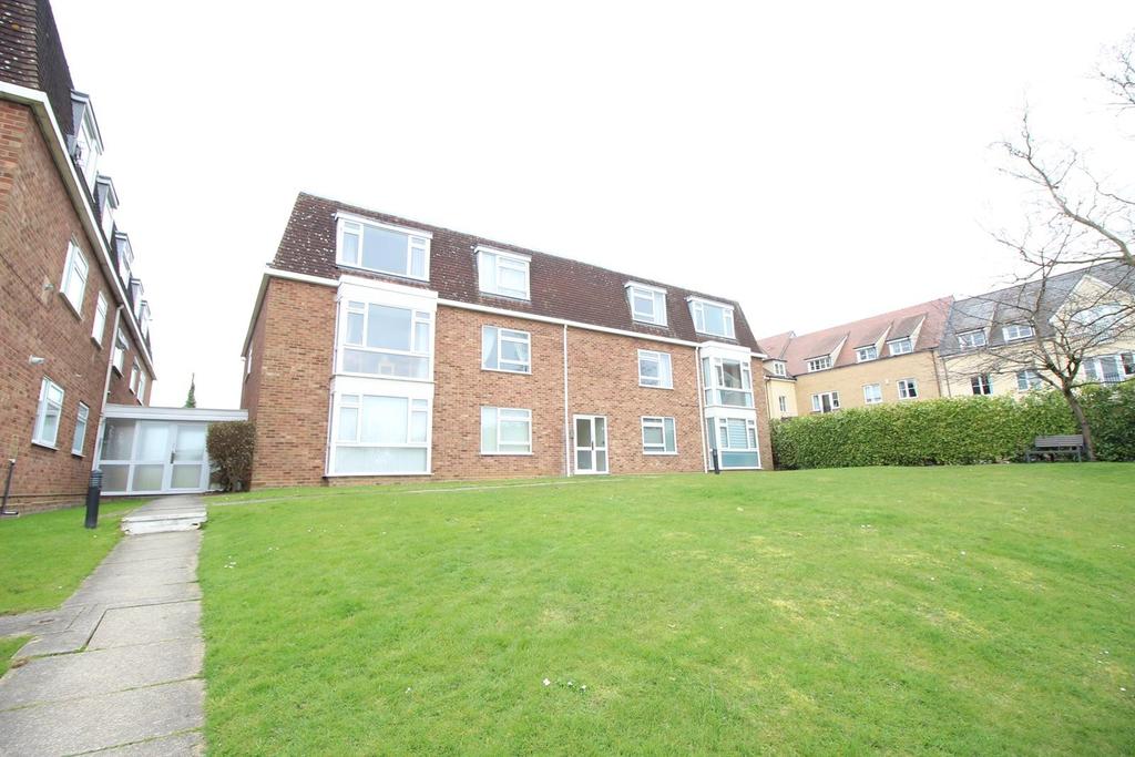 Chapel Street, Billericay, Essex, CM12 2 bed apartment £1,250 pcm (£