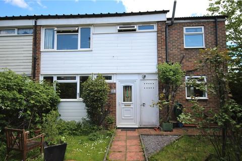 4 bedroom semi-detached house for sale - Garfield Road, Addlestone, KT15