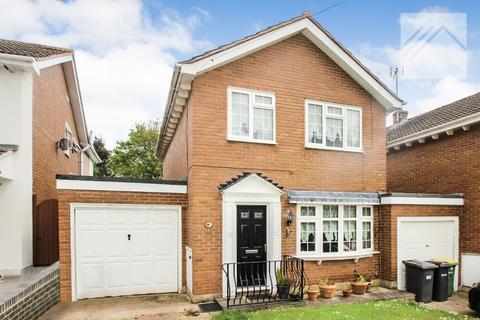 38 Albert Road, Rayleigh, SS6 8HN