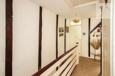 38 Albert Road, Rayleigh, SS6 8HN