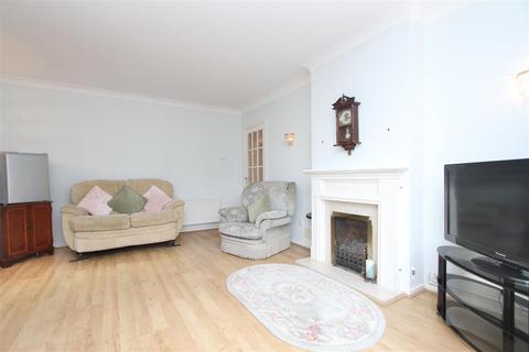 18 Glebe Close, Sproughton, Ipswich, IP8 3BQ