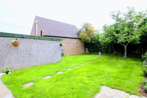 Linden Lea Moss Road, Askern, Doncaster, DN6 0NJ