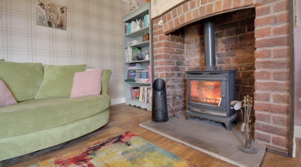 Womersley Road, Knottingley WF11 0DJ 3 bed semidetached house £154,950