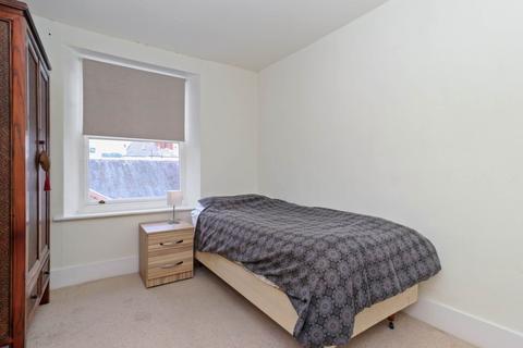 1 bedroom in a house share to rent, Cornfield Terrace, Eastbourne