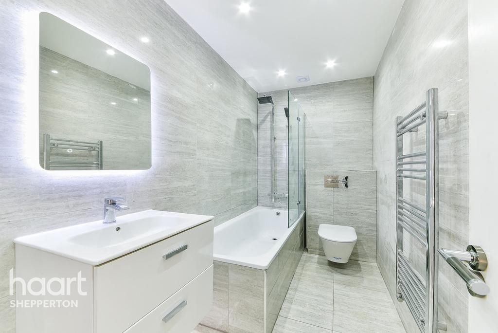 Crown Place Apartments, Russell Road, Shepperton 2 bed apartment £375,000