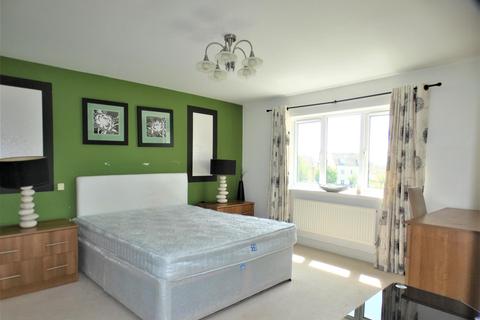 6 Chestnut Close, Carterton, OX18 1HG