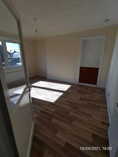 2 bedroom flat to rent, Watson Street, Cowdenbeath, KY4