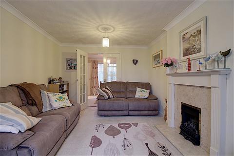 8 Brecon Close, Gonerby Hill Foot, Grantham, NG31 8FX