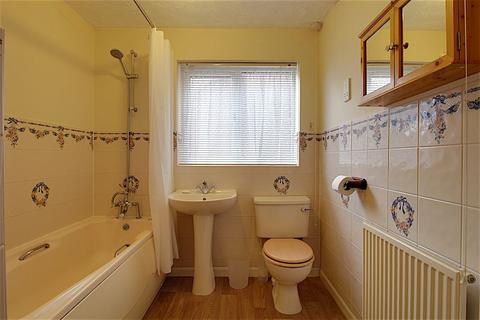 8 Brecon Close, Gonerby Hill Foot, Grantham, NG31 8FX