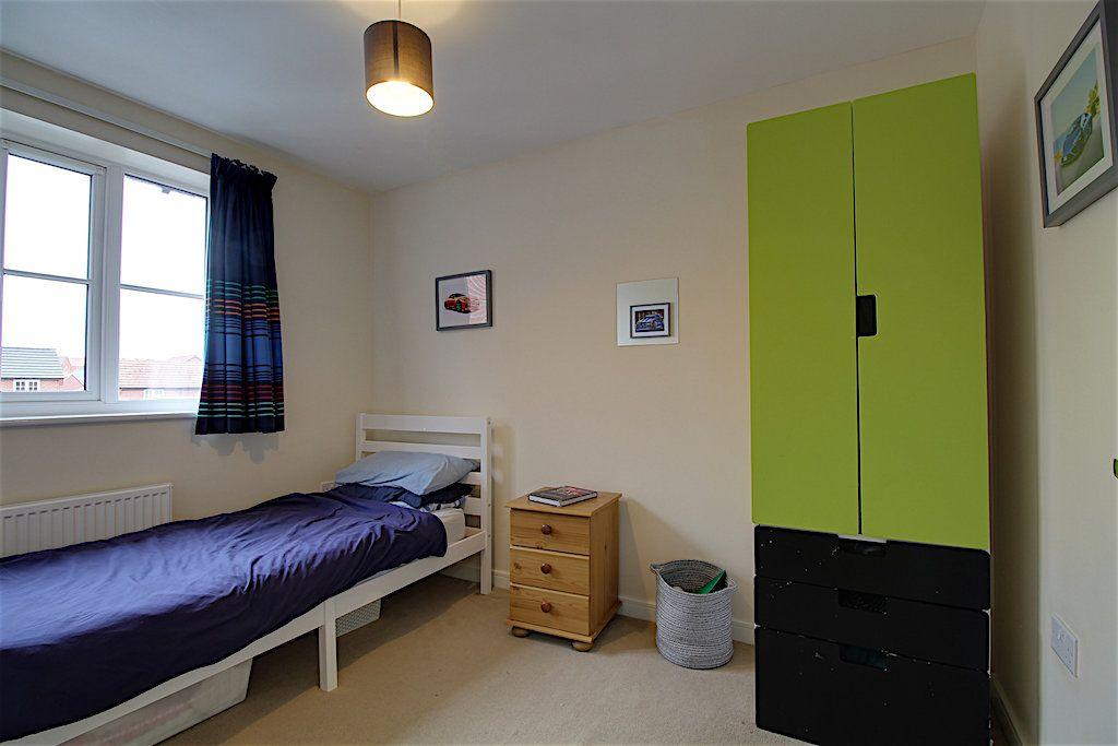 Bedroom 2 (Double)