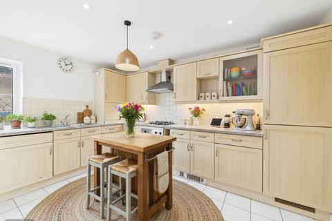 2 bedroom flat for sale, Beresford House, Rubens Place, Clapham