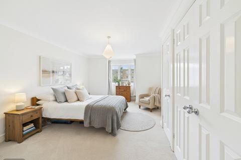 2 bedroom flat for sale, Beresford House, Rubens Place, Clapham