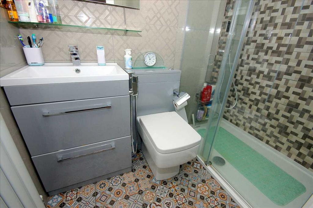 En suite shower room