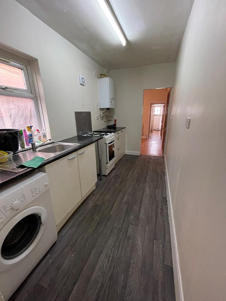 Solihull Road, Sparkhill, Birmingham 3 bed terraced house £155,000