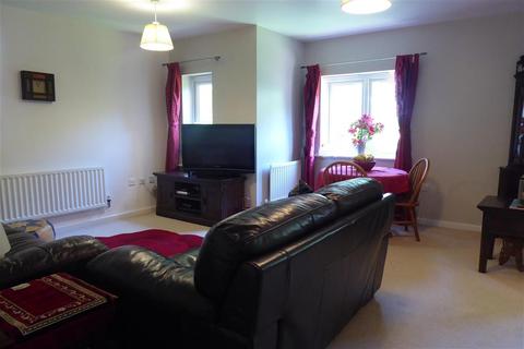 7 Admiral Way, Godalming, GU7 1QN