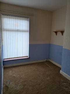 3 bedroom end of terrace house to rent, Darlington Street East, Wigan, WN1 3BS