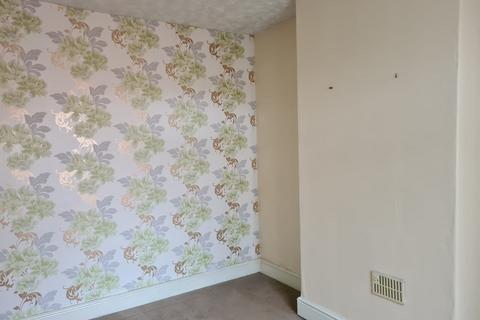 3 bedroom end of terrace house to rent, Darlington Street East, Wigan, WN1 3BS