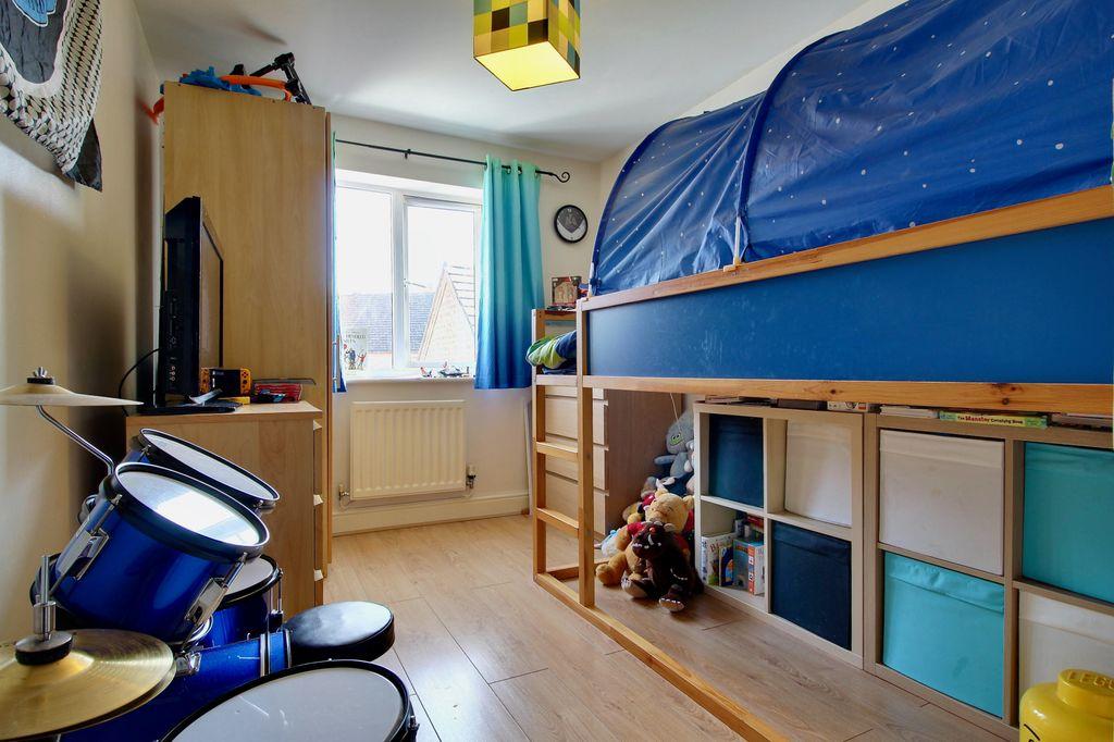 Bedroom 2 (Double)