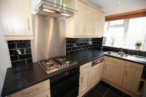 2 bedroom end of terrace house to rent, Hayes , UB4