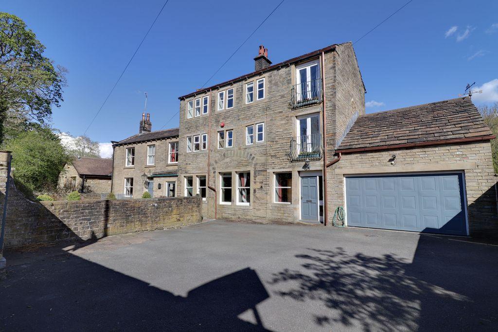 Huddersfield Road, Holmfirth HD9 3TP 5 bed detached house £845,000