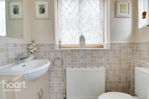 75 Pettits Lane, Romford, RM1 4ET