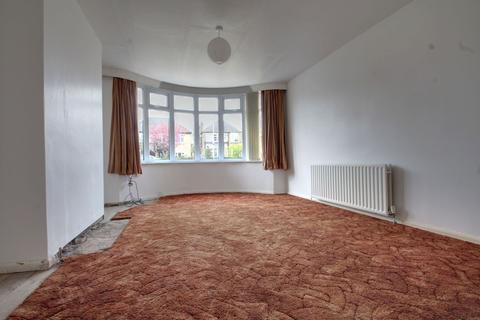 66 Carr Manor Drive, Leeds, LS17 5AU