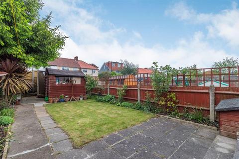 20 Warburton Road, Twickenham, TW2 6EP