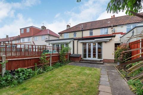 20 Warburton Road, Twickenham, TW2 6EP