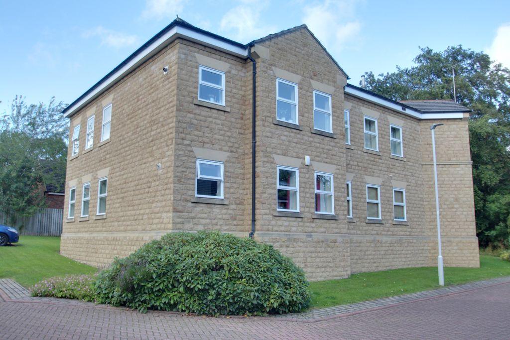 Oaklands Fold, Adel, Leeds LS16 8NT 2 bed ground floor flat £180,000