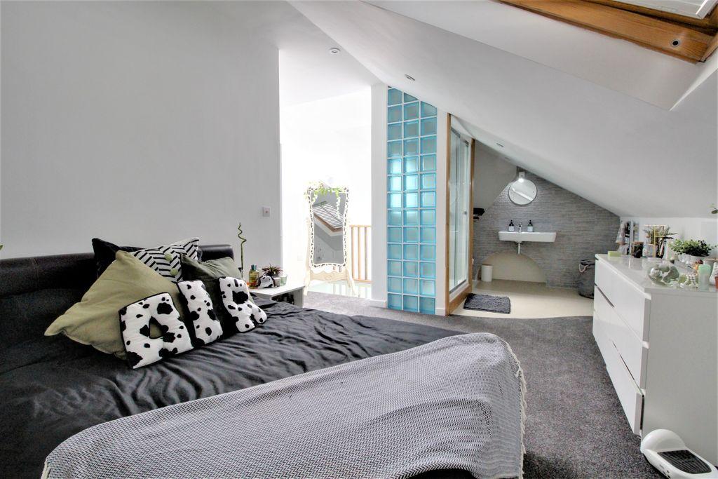 Bedroom 1 (Double with Ensuite)