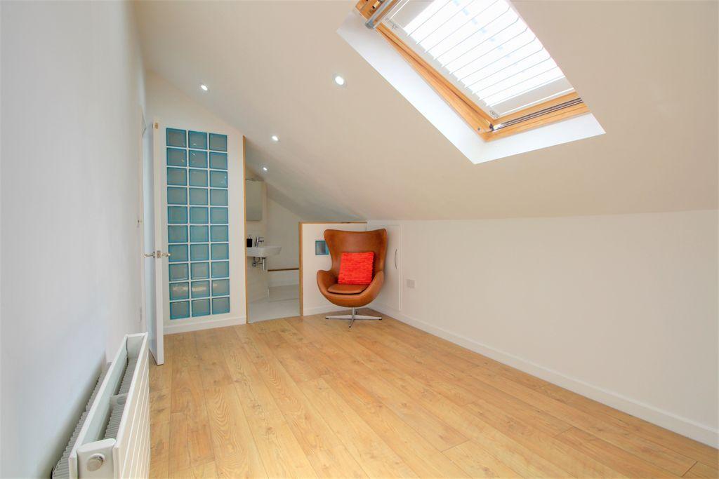Bedroom 2 (Double with Ensuite)