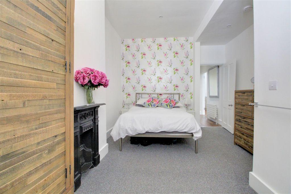 Bedroom 3 (Double)