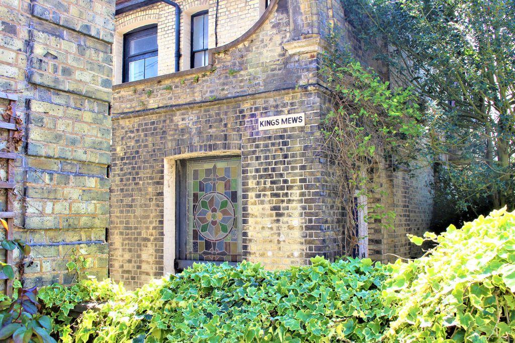 Entrance to Mews