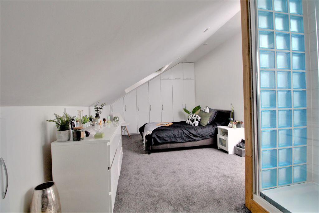 Bedroom 1 (Double with Ensuite)