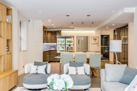 3 bedroom apartment for sale, Arkwright Road, Hampstead Village