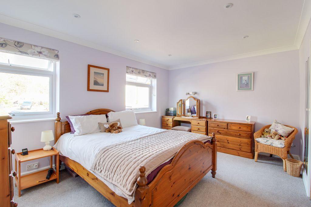 Bedroom 2 (Double)