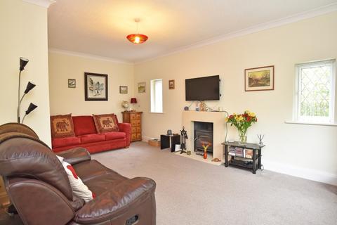 135 Hookstone Road, Harrogate, HG2 8QJ