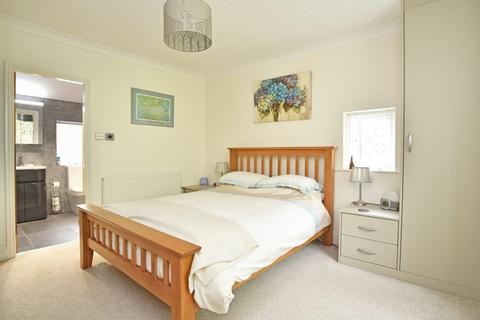135 Hookstone Road, Harrogate, HG2 8QJ