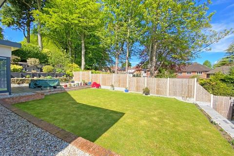 135 Hookstone Road, Harrogate, HG2 8QJ