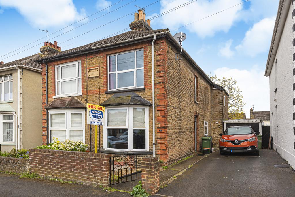 Douglas Road, Maidstone 4 bed semidetached house £310,000