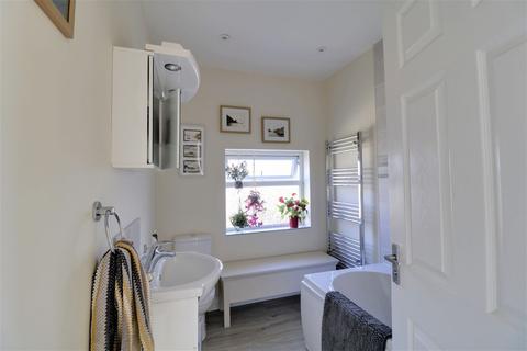 18 Furlong Lane, Alrewas, Burton-on-trent, DE13 7EE