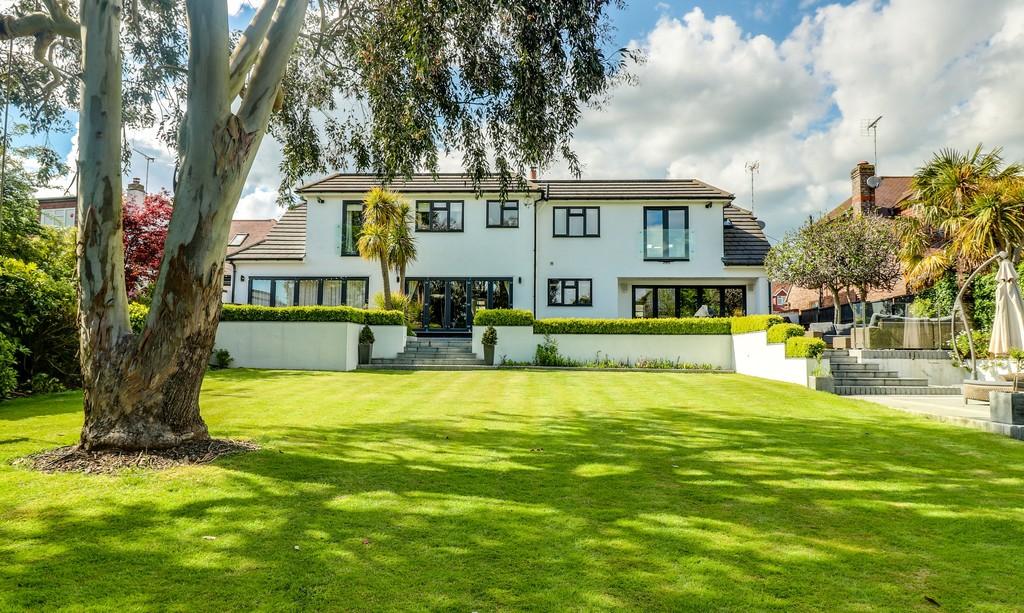 White Hart Lane, Hawkwell 5 bed detached house £1,150,000