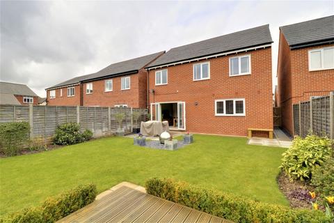 8 Sutton Crescent, Barton Under Needwood, Burton-on-trent, DE13 8FE